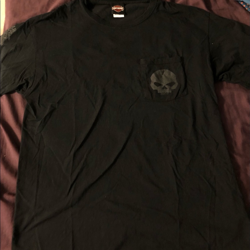 Clare’s At The Falls Skull Pocket Tee